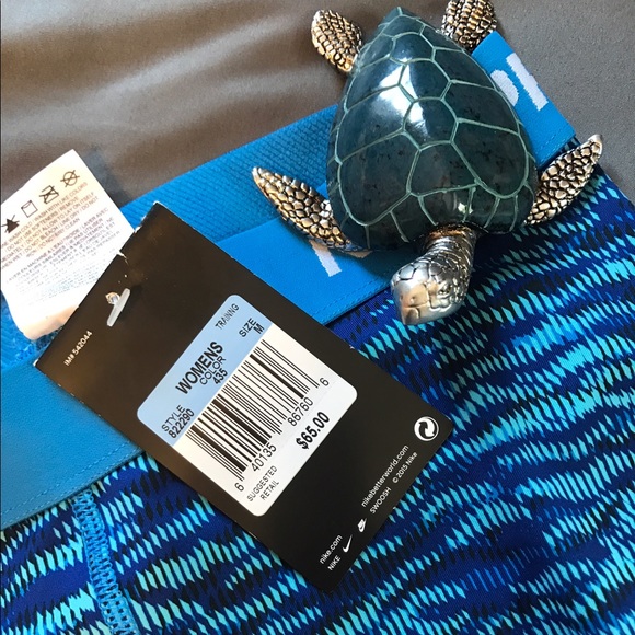 Nike Hypercool Blue Camo Capris - Picture 3 of 3